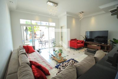 Casa, 3 quartos, 200 m² - Foto 2