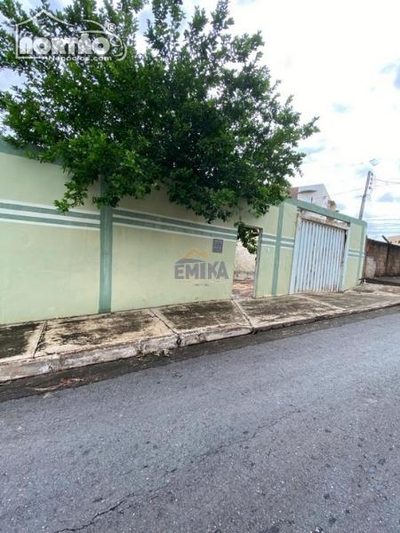 Casa, 4 quartos, 190 m² - Foto 1