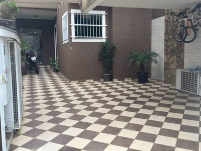 Sobrado, 3 quartos, 240 m² - Foto 1