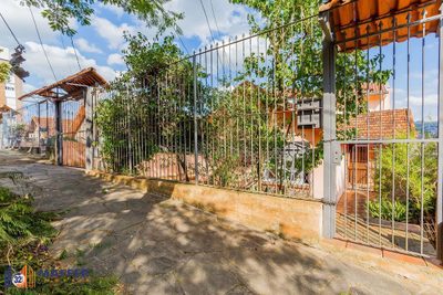 Casa, 6 quartos, 256 m² - Foto 1