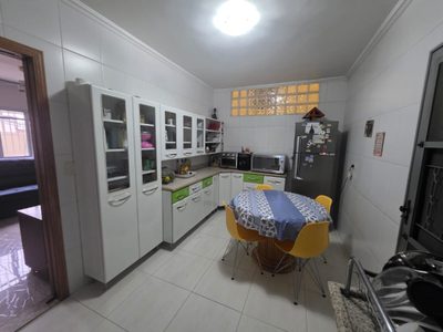 Sobrado, 3 quartos, 220 m² - Foto 1