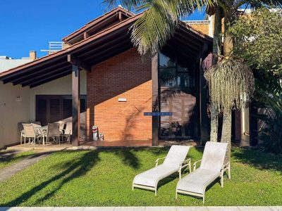 Casa, 4 quartos, 200 m² - Foto 1