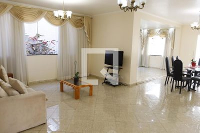Casa, 6 quartos, 270 m² - Foto 1