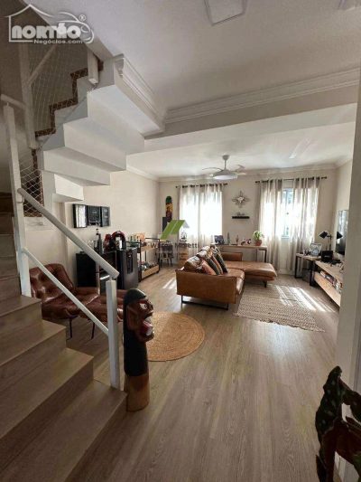 Casa, 5 quartos, 145 m² - Foto 3