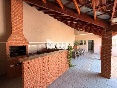 Casa, 3 quartos, 264 m² - Foto 1