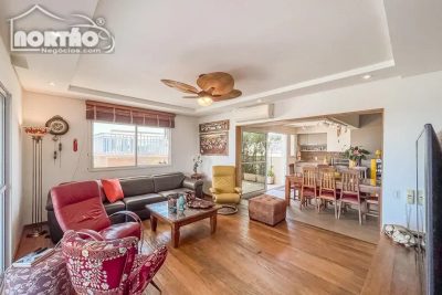Casa, 3 quartos, 285 m² - Foto 1