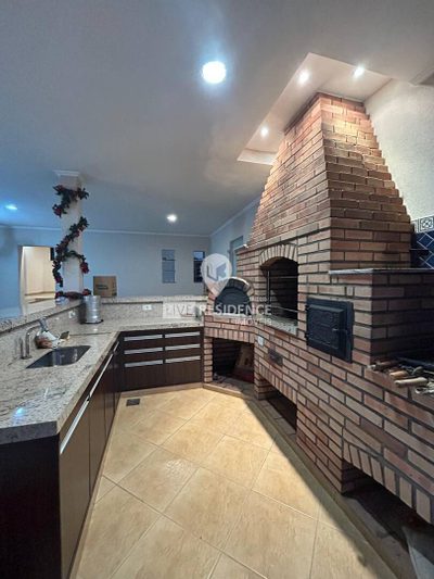 Casa, 3 quartos, 214 m² - Foto 1