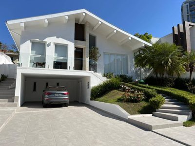 Casa, 4 quartos, 640 m² - Foto 1