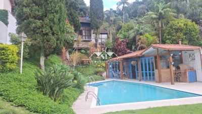 Casa, 4 quartos, 270 m² - Foto 1