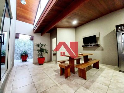 Casa, 3 quartos, 200 m² - Foto 1