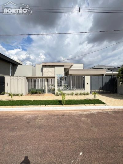 Casa, 4 quartos, 172 m² - Foto 1