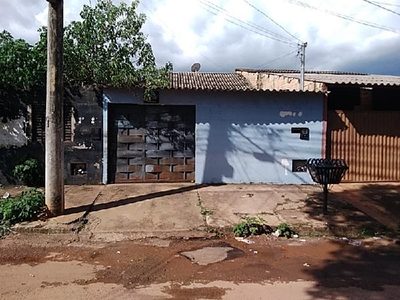 Casa, 2 quartos, 180 m² - Foto 1