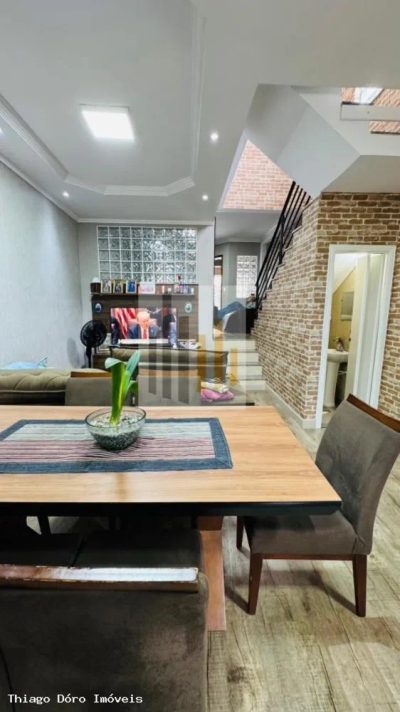 Sobrado, 3 quartos, 240 m² - Foto 4