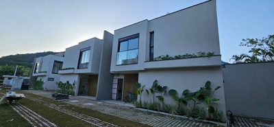 Casa, 4 quartos, 260 m² - Foto 1