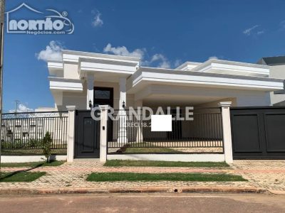 Casa, 3 quartos, 215 m² - Foto 1