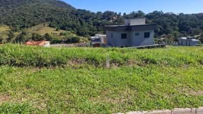 Loteamento e Condomínio, 300 m² - Foto 1
