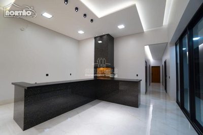 Casa, 4 quartos, 260 m² - Foto 2