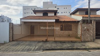Casa, 3 quartos, 171 m² - Foto 1