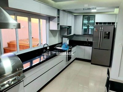 Casa, 3 quartos, 258 m² - Foto 1