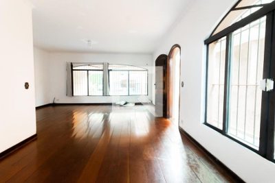 Casa, 4 quartos, 200 m² - Foto 1