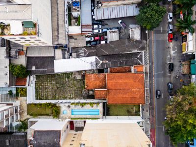 Loteamento e Condomínio, 750 m² - Foto 1