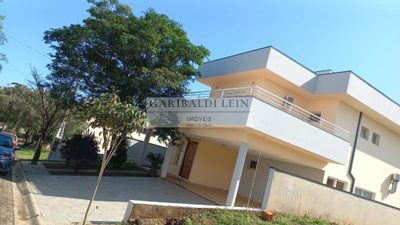 Casa, 4 quartos, 241 m² - Foto 1