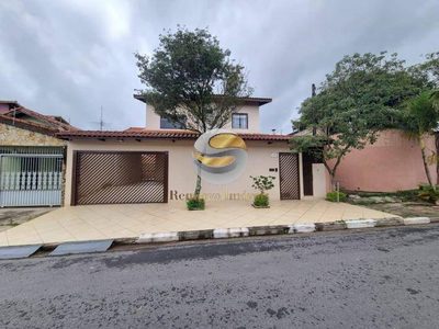 Casa, 3 quartos, 289 m² - Foto 1
