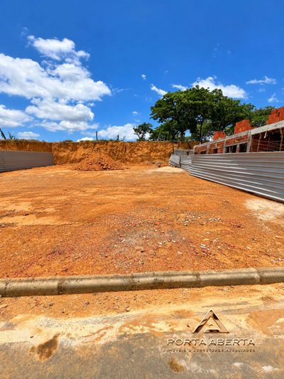 Terreno, 240 m² - Foto 1