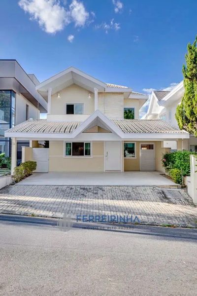 Casa, 4 quartos, 235 m² - Foto 1