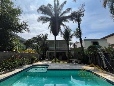 Casa, 4 quartos, 221 m² - Foto 1