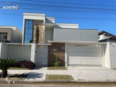 Casa, 3 quartos, 284 m² - Foto 2