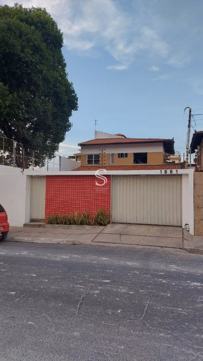 Casa, 4 quartos, 181 m² - Foto 1