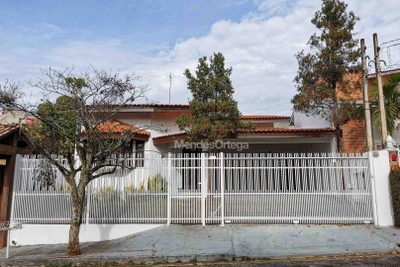 Casa, 6 quartos, 215 m² - Foto 2
