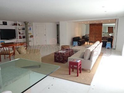 Apartamento, 3 quartos, 240 m² - Foto 1