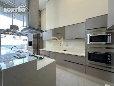 Casa, 4 quartos, 181 m² - Foto 2