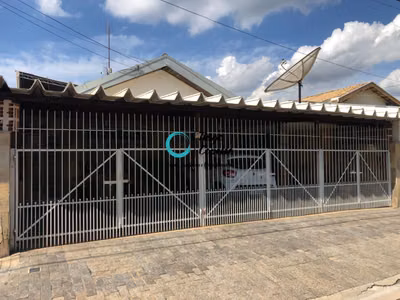 Casa, 4 quartos, 242 m² - Foto 1
