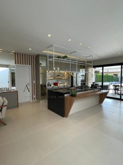 Casa, 4 quartos, 366 m² - Foto 1