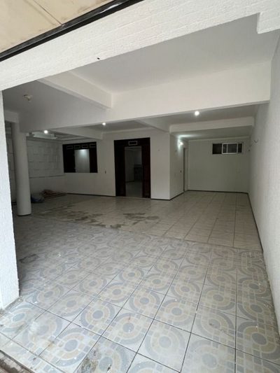 Casa, 4 quartos, 289 m² - Foto 2