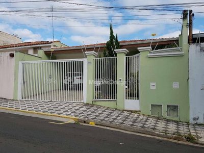 Casa, 3 quartos, 204 m² - Foto 1