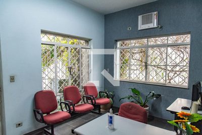 Casa, 8 quartos, 240 m² - Foto 1