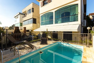 Casa, 3 quartos, 282 m² - Foto 1