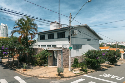Casa, 5 quartos, 275 m² - Foto 1