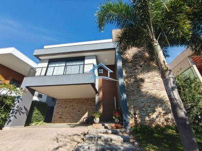 Casa, 4 quartos, 334 m² - Foto 1