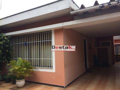 Casa, 3 quartos, 210 m² - Foto 1