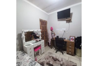 Casa, 4 quartos, 180 m² - Foto 2