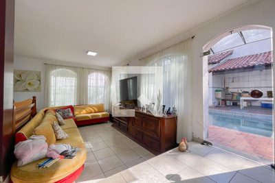 Casa, 4 quartos, 1500 m² - Foto 2