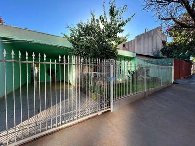 Casa, 5 quartos, 196 m² - Foto 1