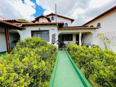 Casa, 4 quartos, 331 m² - Foto 1