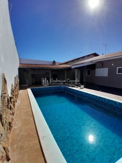 Casa, 3 quartos, 245 m² - Foto 1