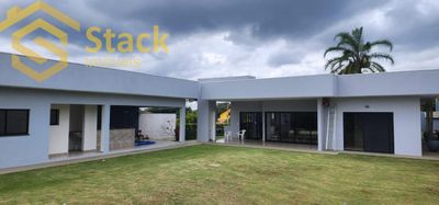 Chácara, 4 quartos, 860 m² - Foto 1